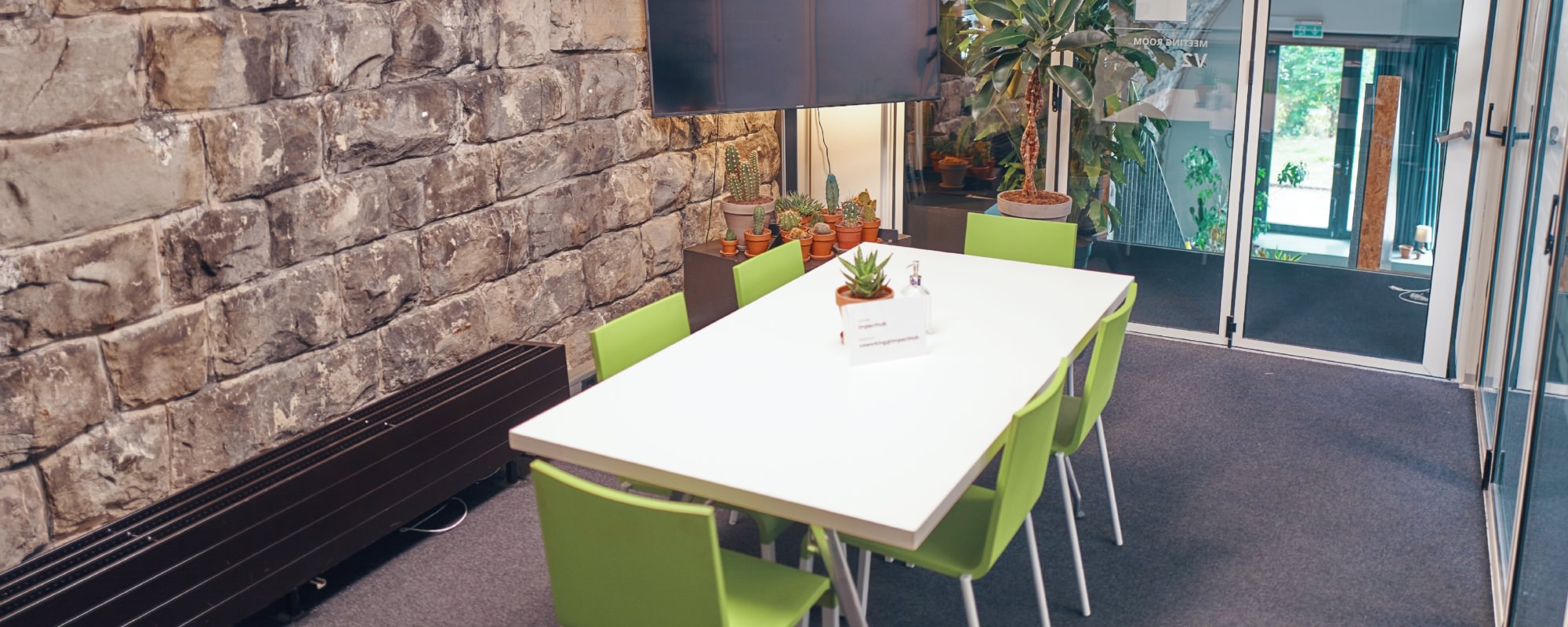 Meeting Room V2